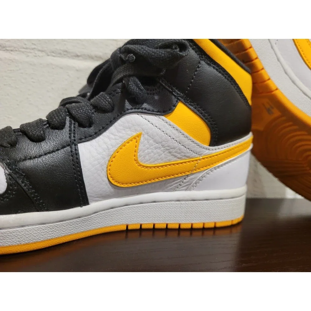 Wmns Air Jordan 1 Mid SE 